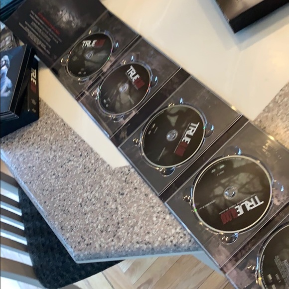 True Blood Cimplete 1st season Dvd set - Picture 4 of 8